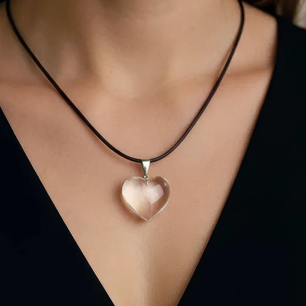 Pendentif Cœur Quartz Transparent (2.5 cm) - Fait Main au Brésil - Gemio.ch