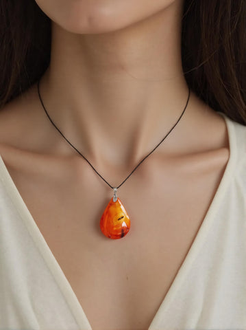 Pendentif Goutte en Cornaline – Énergie Vitale & Harmonie Émotionnelle