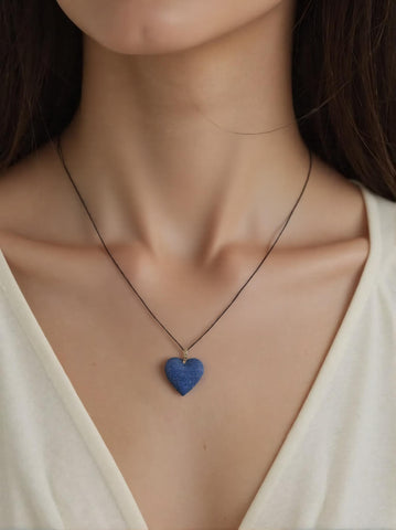 Pendentif Cœur en Lazurite – Dépassement & Clarté Intérieure
