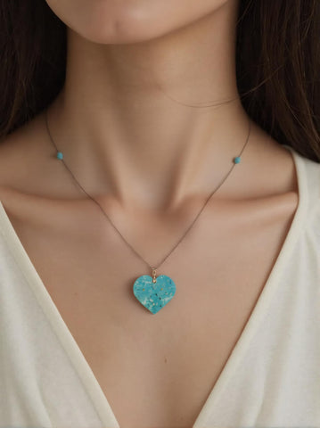 Blauer Opal-Herz-Anhänger