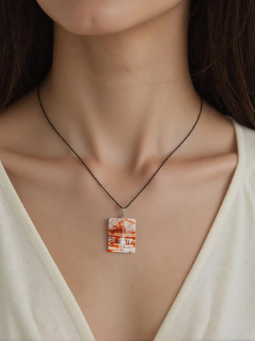 Pendentif Quartz Hématoïde Rouge Rectangle – Énergie Vitale, Stabilité & Transformation Intérieure