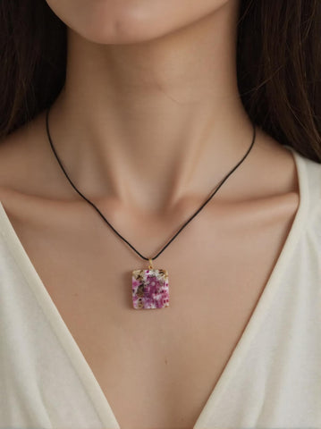 Pendentif Tourmaline Rose Carré – Protection, Vitalité & Épanouissement Émotionnel