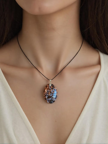 Ovaler Opal-Anhänger in Schwarz & Weiß
