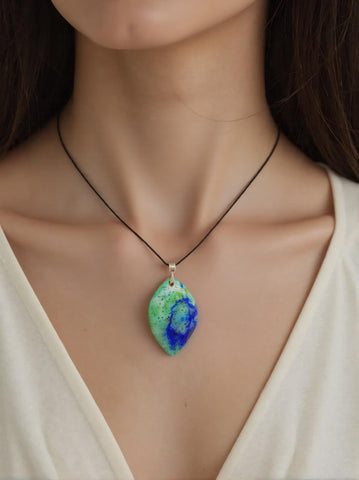 Pendentif Azurite Marquise – Épanouissement et Relaxation