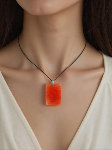 Pendentif Calcite Extra Orange Rectangle – Énergie et Détermination