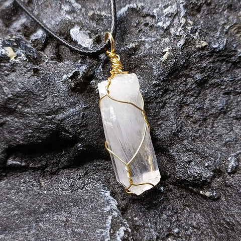 Ensemble de Pierres Précieuses de Guérison avec Pendentif et Bracelet – Harmonie et Équilibre Énergétique