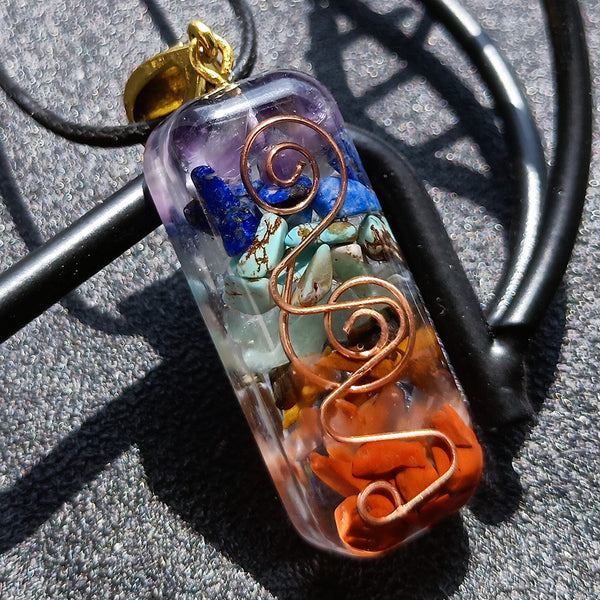 Pendentif 7 Chakras en Orgone - Équilibre Énergétique et Protection - Gemio.ch