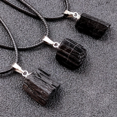 Pendentif en tourmaline noire brute - Protection et Énergie Puissante