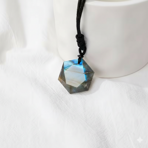 Talisman de Protection - Pendentif Labradorite Hexagonale & Cordon Tressé