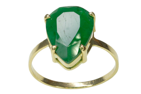 Ring aus Gelbgold und Smaragd