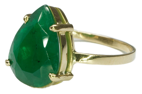 Ring aus Gelbgold und Smaragd