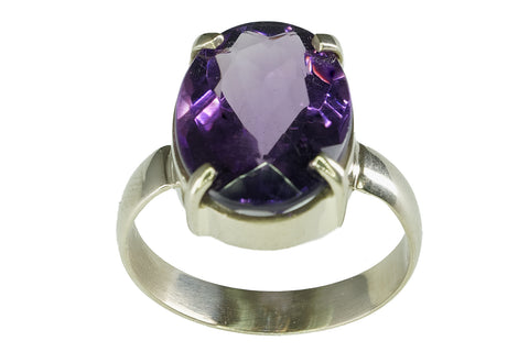 Bague en or blanc et améthyste