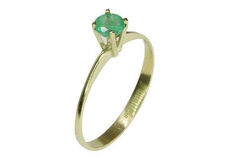 Ring aus Gelbgold und Smaragd