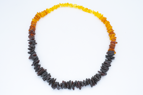 Collier Ambre Perles Éclats – Arc-en-ciel, Un Bijou Rayonnant et Authentique