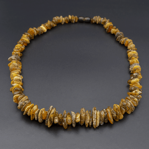 Collier Ambre Perles Éclats – Vert, Équilibre et Harmonie Naturelle