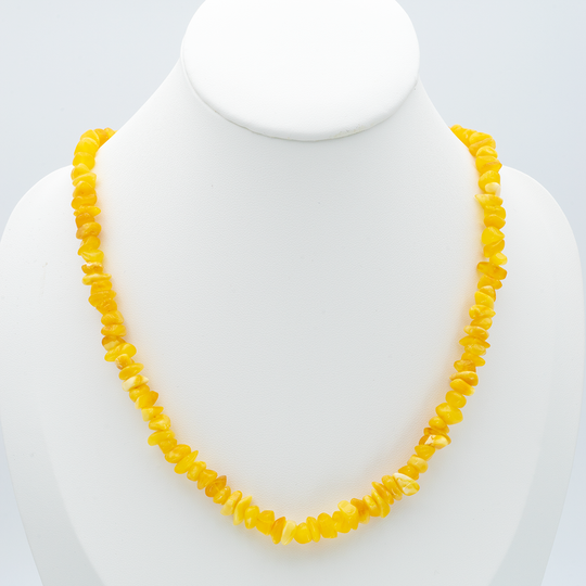 Collier Ambre Perles Éclats – Lait, Pureté et Équilibre Naturel