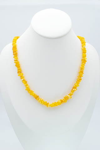 Collier Ambre Perles Éclats – Lait, Pureté et Équilibre Naturel