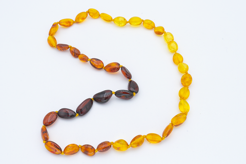 Collier Ambre Perles Olives – Arc-en-ciel, Éclat et Bien-être Naturel