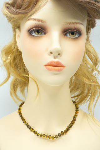 Collier Ambre Perles Polies – Vert, Authenticité et Bienfaits Naturels