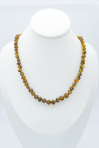 Collier Ambre Perles Polies – Vert, Authenticité et Bienfaits Naturels