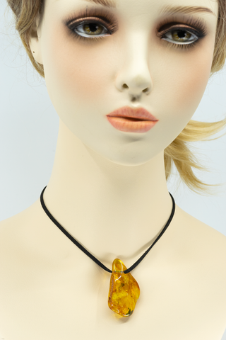 Pendentif Ambre Brut - Cognac