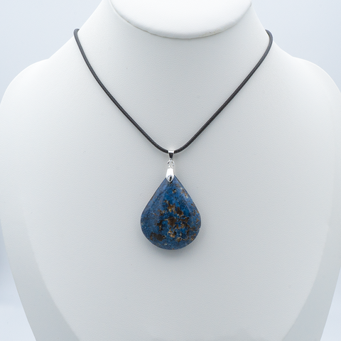 Pendentif Goutte en Dumortiérite – Sérénité & Expression