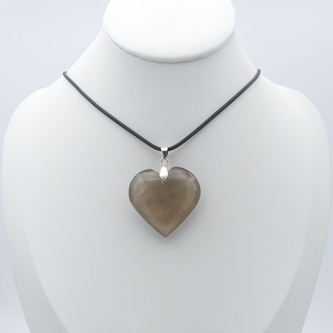 Pendentif Cœur en Quartz Fumé – Sérénité & Ancrage