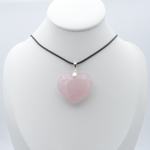 Pendentif Cœur en Quartz Rose – Tendresse & Harmonie Émotionnelle