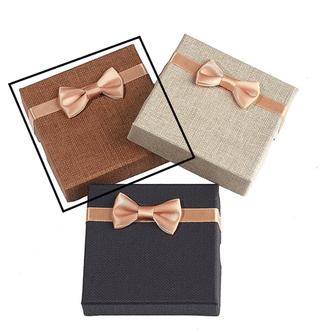 Boîte cadeau en carton pour bijou avec ruban